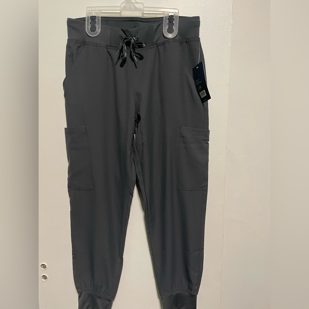 Med Couture Insight 6-Pocket Cargo Knit Waist Drawstring Jogger (small petite)